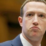 Марк Цукерберг огорчен утечкой своих личных данных из Facebook